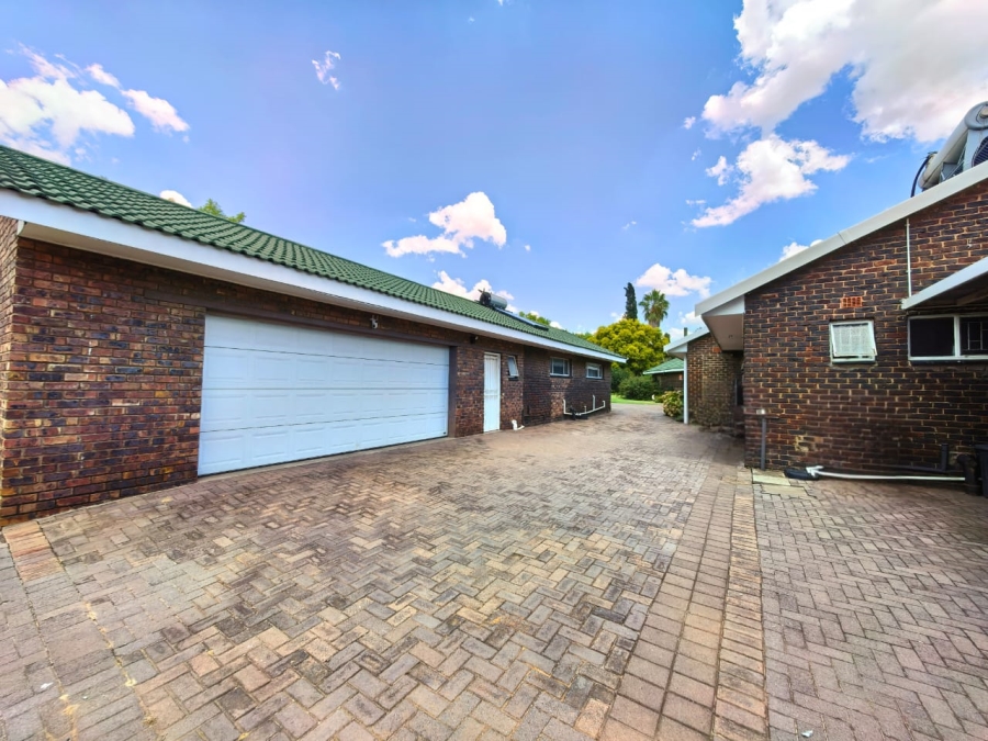 4 Bedroom Property for Sale in Vaalpark Free State